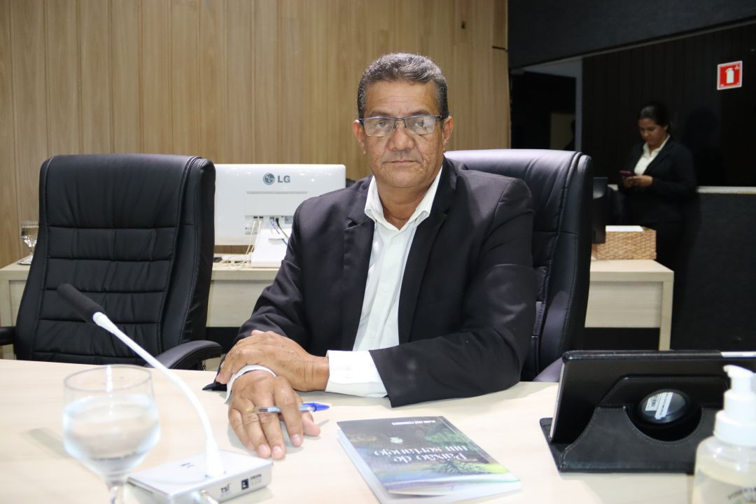 Vereador Valdomiro Baiano solicita a cobertura na área externa de posto no bairro Amigo